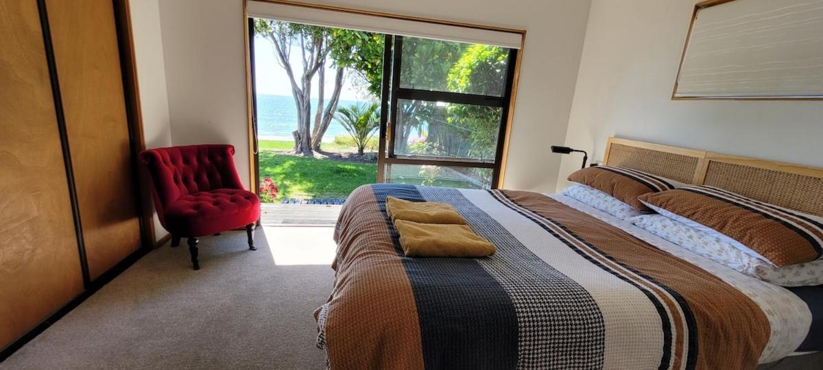Beachfront Bliss - Your Parapara Seaside Retreat Εξωτερικό φωτογραφία