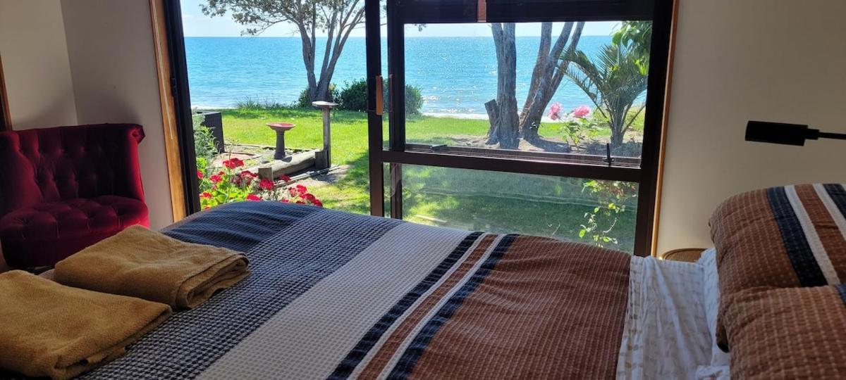 Beachfront Bliss - Your Parapara Seaside Retreat Εξωτερικό φωτογραφία